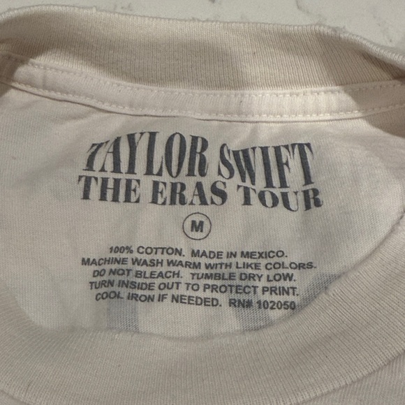 NWOT Taylor Swift Eras Tour Oversized T-shirt - Picture 4 of 4